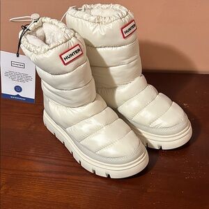 Hunter Maribel Lug Sole Insulated Waterproof Snow Booties size 7